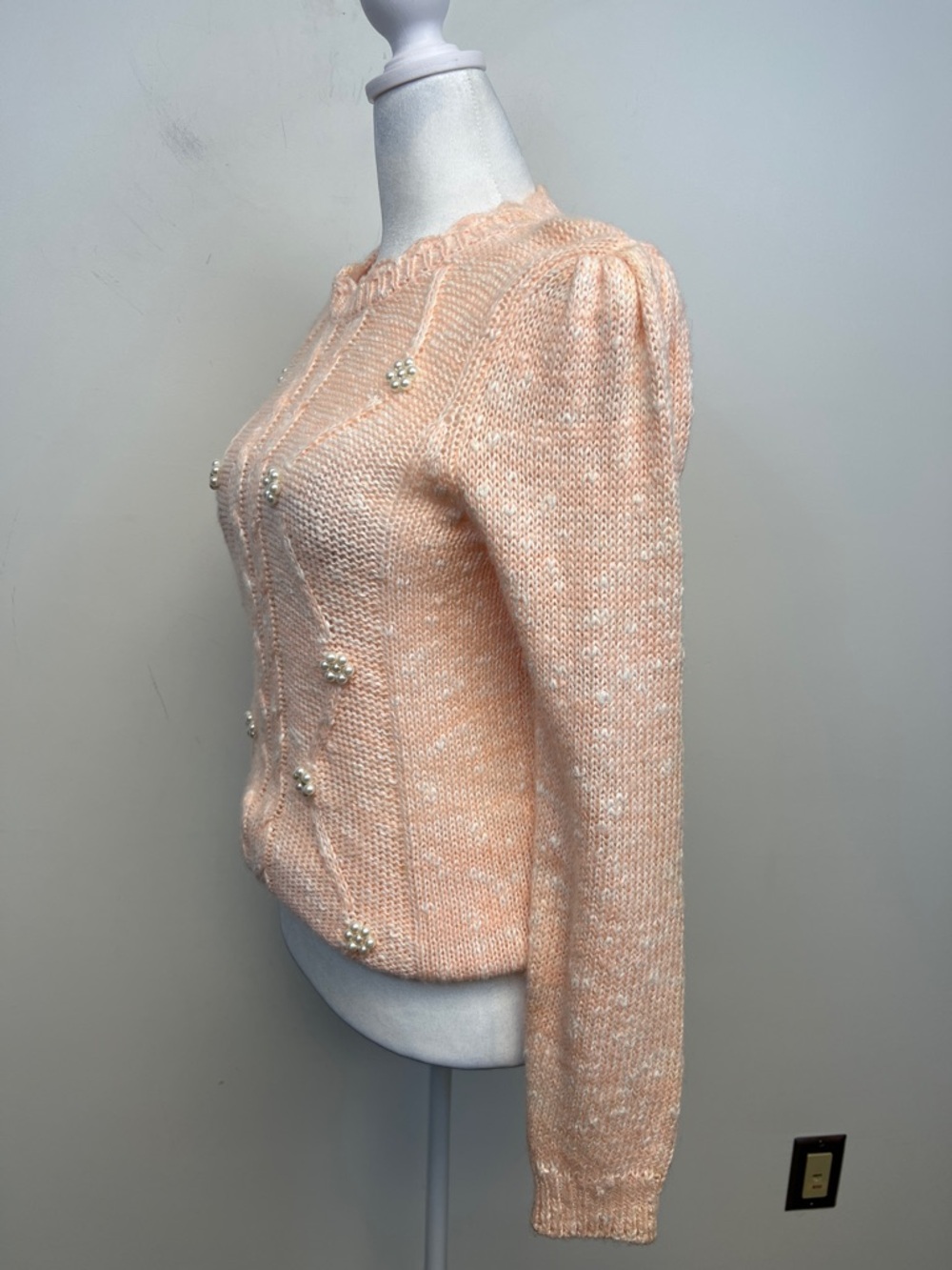 Spice of Life Peach 80s Retro sweater with shoulder pads & pearl accents Size M - Picture 11 of 13
